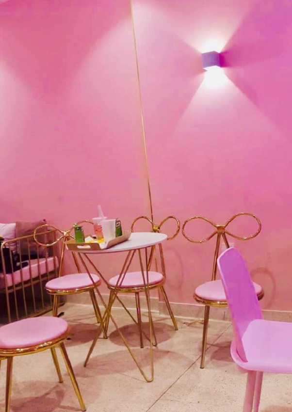 quán cafe,   													thiên đường sống ảo siêu dễ thương tại r & b tea pink quận phú nhuận