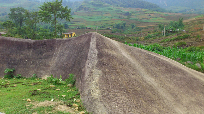 bãi đá cổ sapa, du lịch sapa, tìm hiểu bãi đá cổ huyền bí khi du lịch sa pa