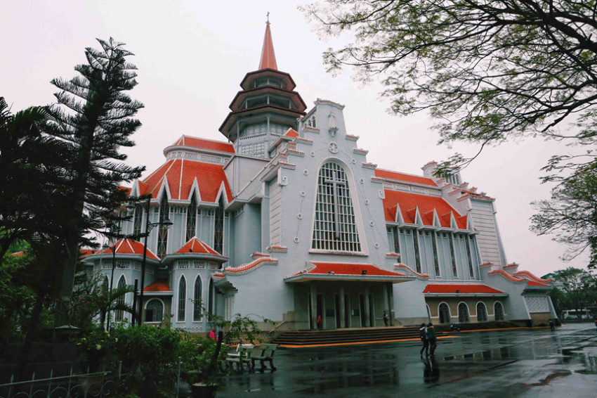 3 nhà thờ có kiến trúc tuyệt đẹp tại cố đô Huế