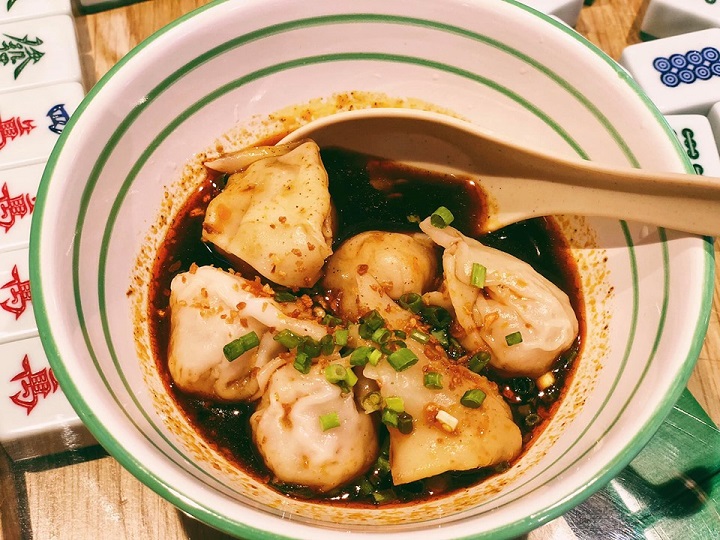 Wan Chai – Roast & Noodles – Ẩm thực Trung Hoa, ngắm nhìn Hong Kong thu nhỏ cực đẹp tại tầng 4 TTTM Gigamall Thủ Đức