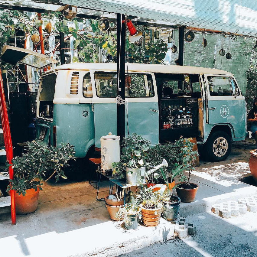 Sài Gòn thi vị với quán xá phong cách xe cổ