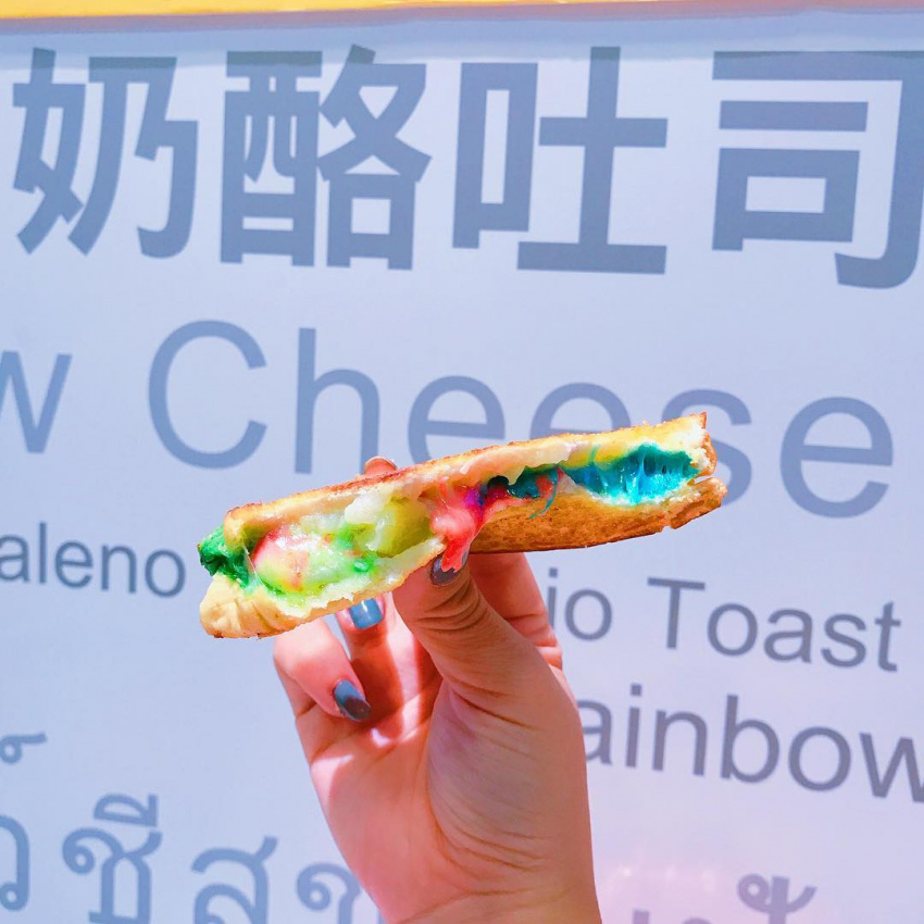 Du lịch Hồng Kông – phát cuồng với món bánh mì phô mai cầu vồng