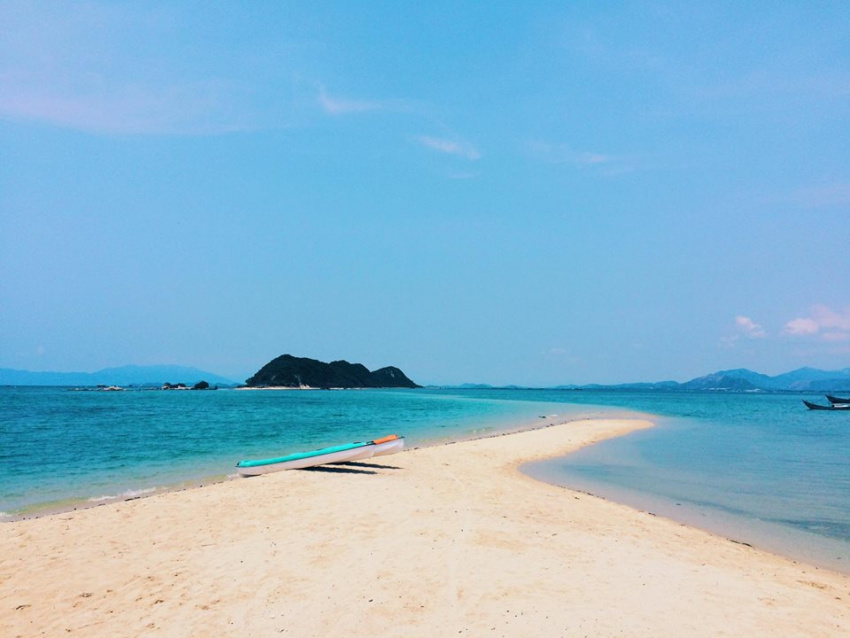 “Dẻo chân” đi cho hết con đường xuyên biển lên hình “ảo” nhất Việt Nam ở ngay Khánh Hòa