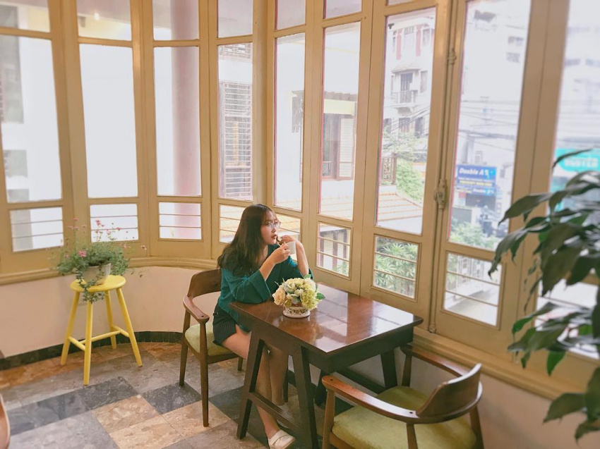 Đi Hà Nội an yên ở 3 quán cafe ngắm hoàng hôn đẹp nhất khu hồ Tây