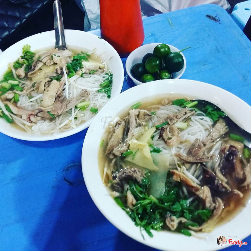 Đi Hà Nội ăn ngon giá rẻ tại khu ẩm thực Chùa Láng