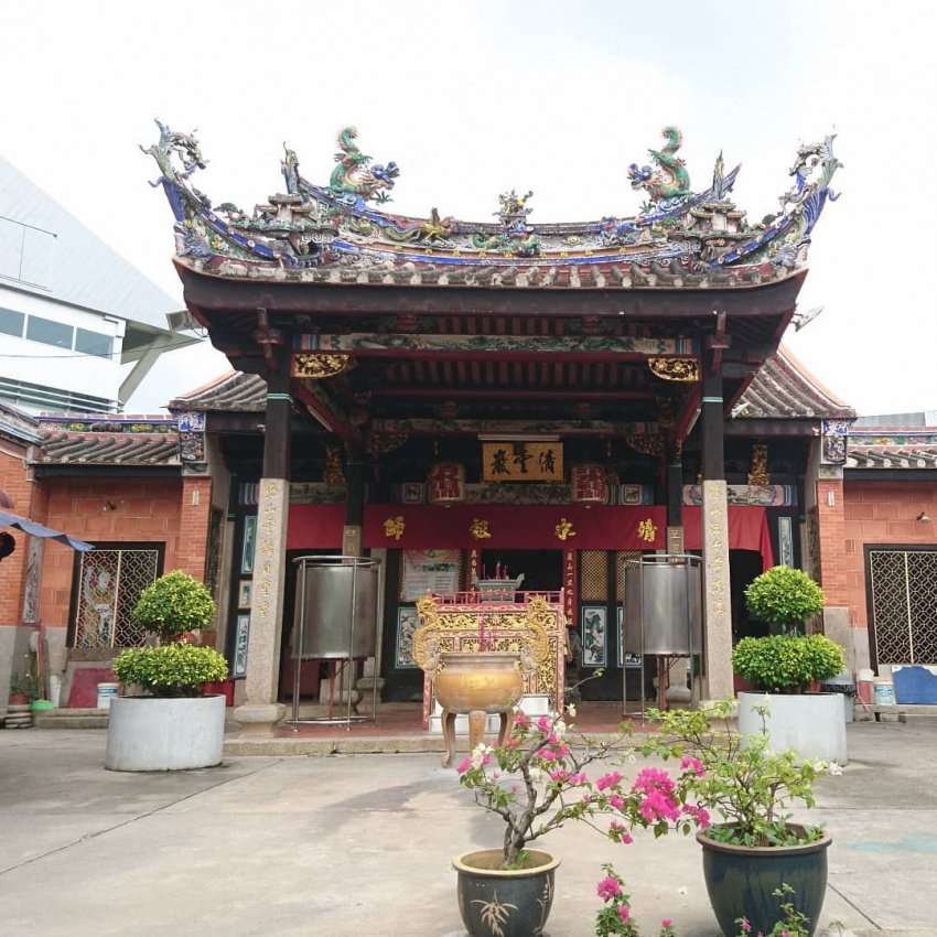 Du lịch Malaysia – ngôi đền không dành cho người sợ rắn