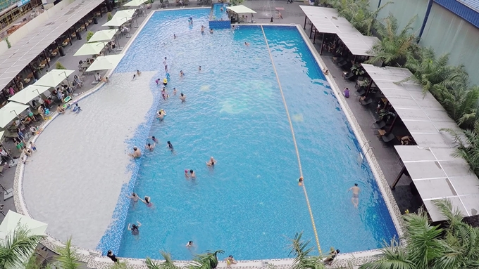 the myst đồng khởi, 5 kiểu hồ bơi ở sài gòn cho ngày hè nóng nực