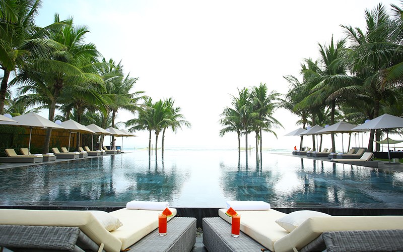 Cận cảnh Hồ bơi Resort Đà Nẵng vừa được xướng tên trong Top đẹp nhất thế giới