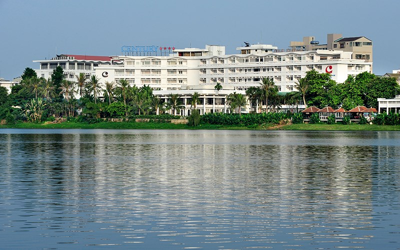 Ngắm sông Hương thơ mộng tại khách sạn Century Riverside Huế chỉ từ 363k/người