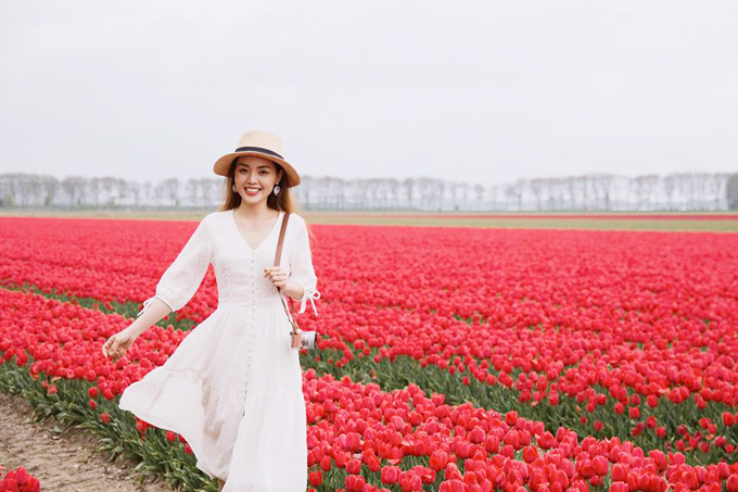 du lịch hà lan, du lịch hè, sao việt say lòng trước ‘thảm hoa’ tulip khổng lồ ở hà lan