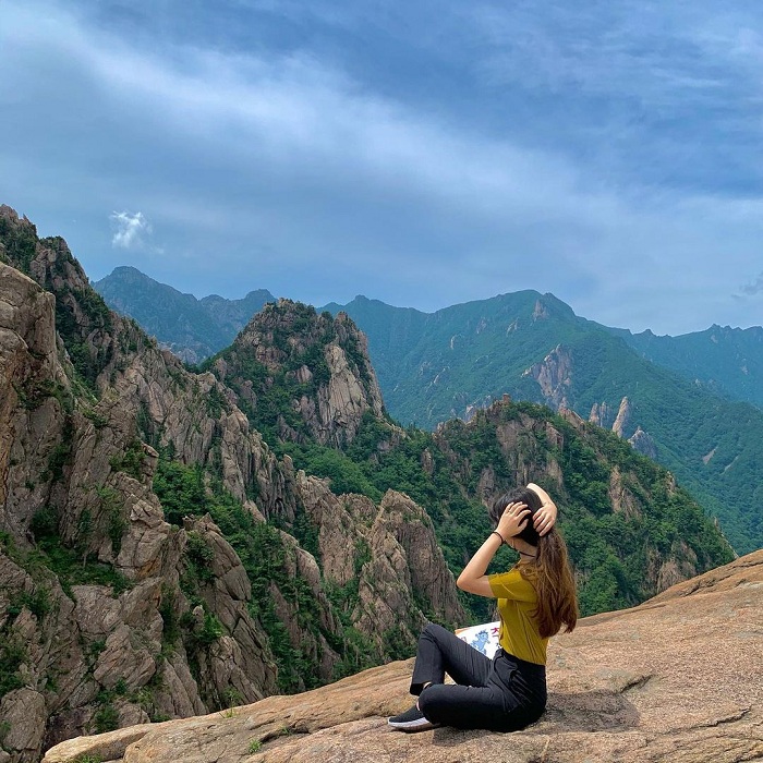 Lên núi Seorak Hàn Quốc ngắm cảnh đẹp bốn mùa tựa thước phim ngôn tình
