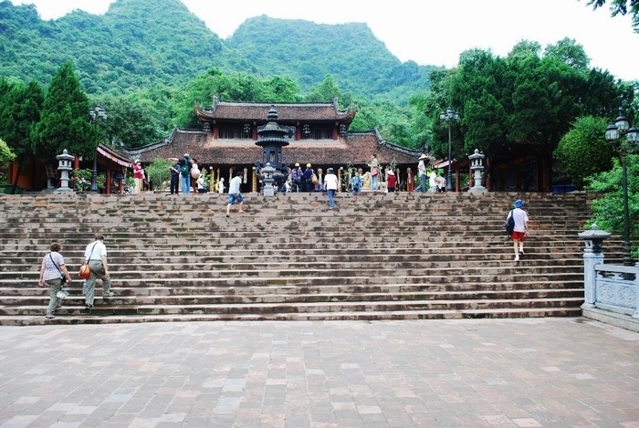 Top 12 Điểm du lịch văn hóa tâm linh nổi tiếng ở ngoại thành Hà Nội