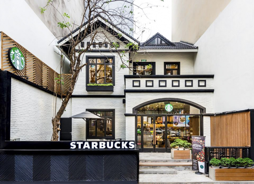 Ngôi nhà cổ tích Starbucks đẹp như mơ cho du khách đi Hà Nội