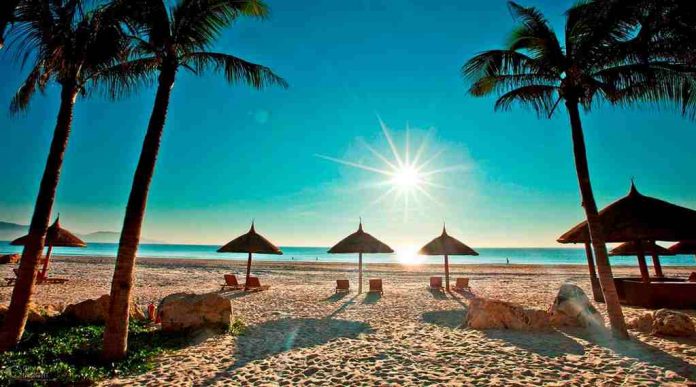 du lịch,   													các bãi biển đà nẵng đẹp và được yêu thích nhất năm 2020