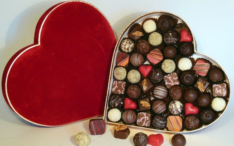 Top 12 món quà thực tế tặng bạn nam vào ngày Valentine