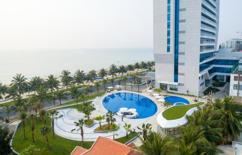 du lịch đà nẵng, 2 khách sạn đà nẵng “sát rạt” biển hội tụ giá tốt và view bãi mỹ khê cực đẹp