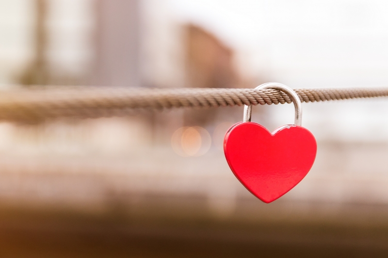30  dấu hiệu nhận biết bạn đang yêu nhầm người