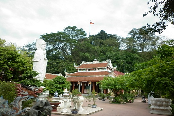 Top 11 Điểm du lịch văn hóa tâm linh nổi tiếng ở Ninh Bình