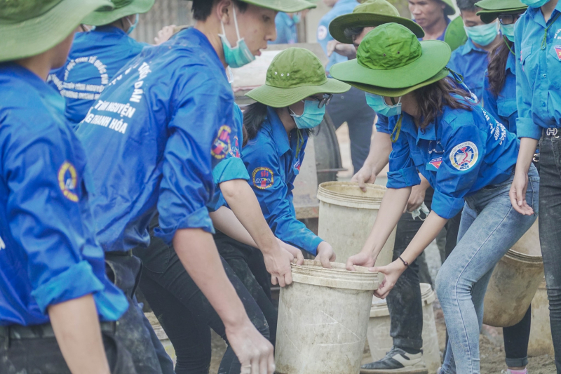 10  lý do nên yêu một thanh niên tình nguyện