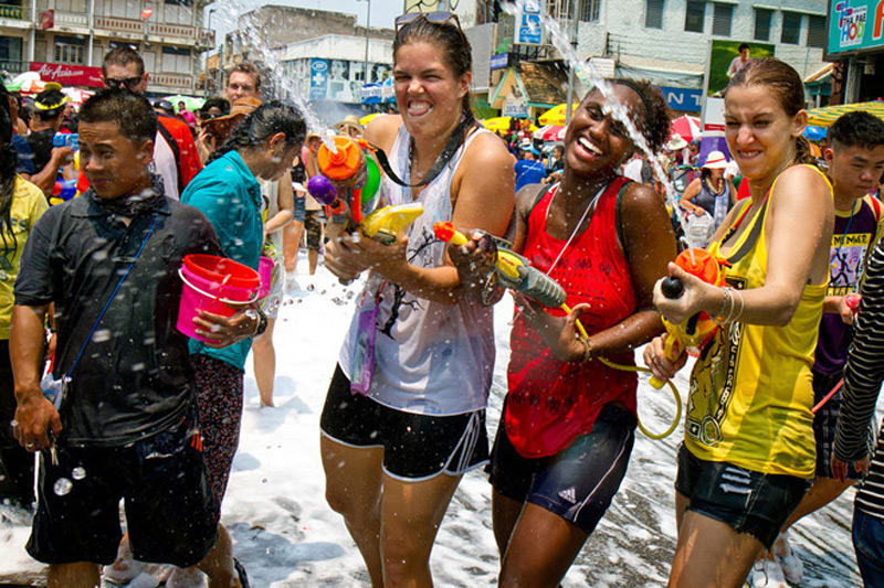 đi thái lan, lễ hội songkran, “xúng xính lên đồ” sang thái tham dự lễ té nước songkran vui nổ trời vào tháng 4 này