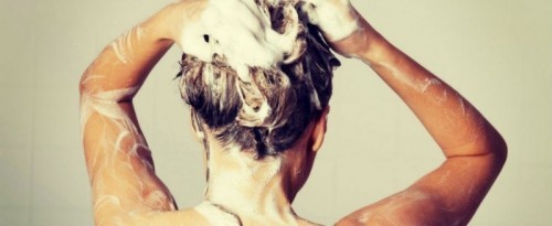 11 thói quen sai lầm khiến tóc bạn ngày càng yếu dần