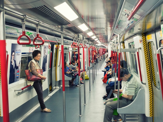 Bạn nhất định phải du lịch Hồng Kông để đi tàu điện ngầm một lần trong đời