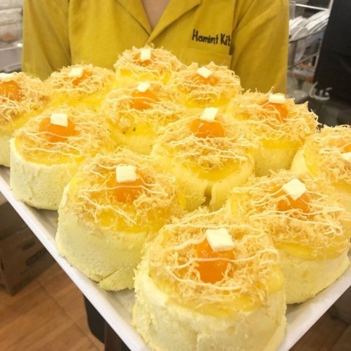 5 Địa chỉ bán bánh bông lan trứng muối ngon nhất tại Huế