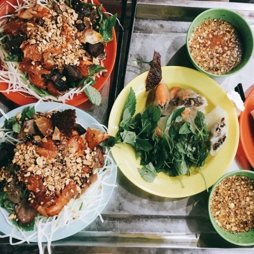 6 Quán ăn vặt khó tìm nhưng lúc nào cũng đông nghịt khách ở Hà Nội