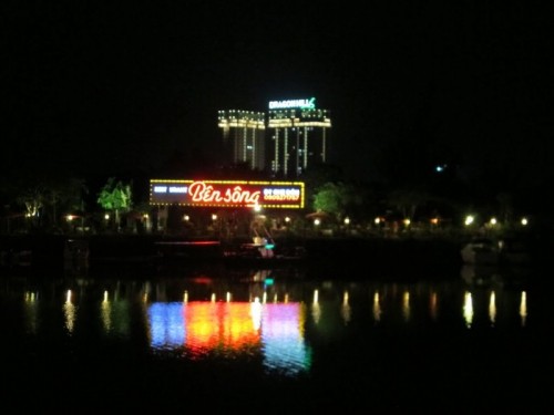 10 quán ăn bên bờ sông có không gian lãng mạn nhất tại Sài Gòn