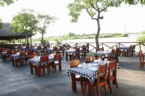 10 quán ăn bên bờ sông có không gian lãng mạn nhất tại sài gòn
