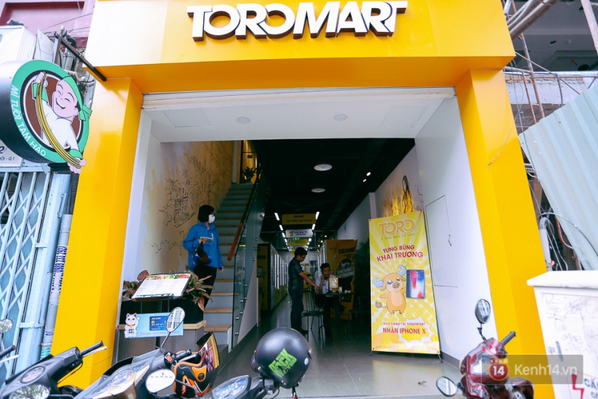 Tự mua tự trả tiền ở “Cửa hàng tiện lợi không người bán” đầu tiên tại SG