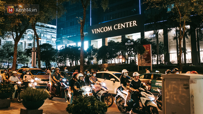Khám phá 3 trung tâm thương mại lớn nhất Sài Gòn là thấy giới trẻ đang thích ăn gì, chơi gì?