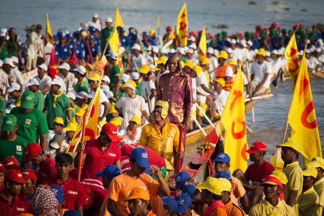 Tháng 11 sang Campuchia hòa mình vào lễ hội nước đầy sôi động