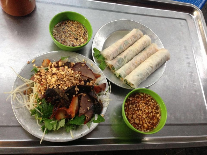 10  địa chỉ thưởng thức nộm bò khô ngon nhất ở Hà Nội