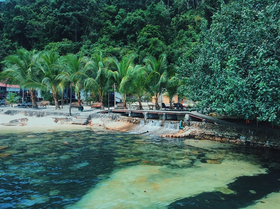 Ngỡ ngàng trước vẻ đẹp hoang sơ bãi biển Koh Rong Samloem
