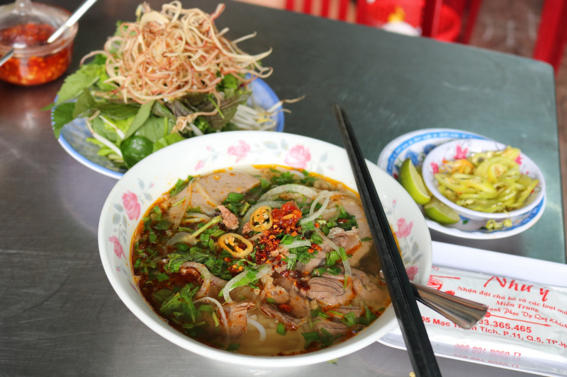 7  quán bún bò huế ngon ở quận 5, tp.hcm