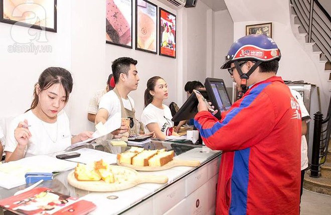 Cuối cùng, bánh bông lan “khổng lồ” Đài Loan từng gây sốt ở Sài Gòn cũng đã tới Hà Nội