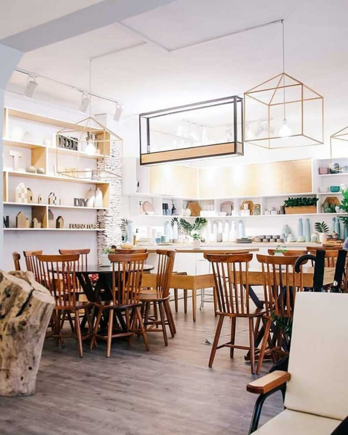 11  quán cà phê phong cách basic, trang trí một màu đẹp nhất sài gòn