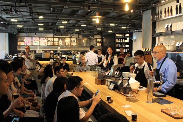 Đại sứ cà phê Starbucks: ‘Người Mỹ rất thích cà phê Việt Nam – Đà Lạt’