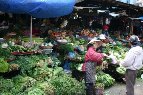 12 khu chợ nổi tiếng nhất hà nội