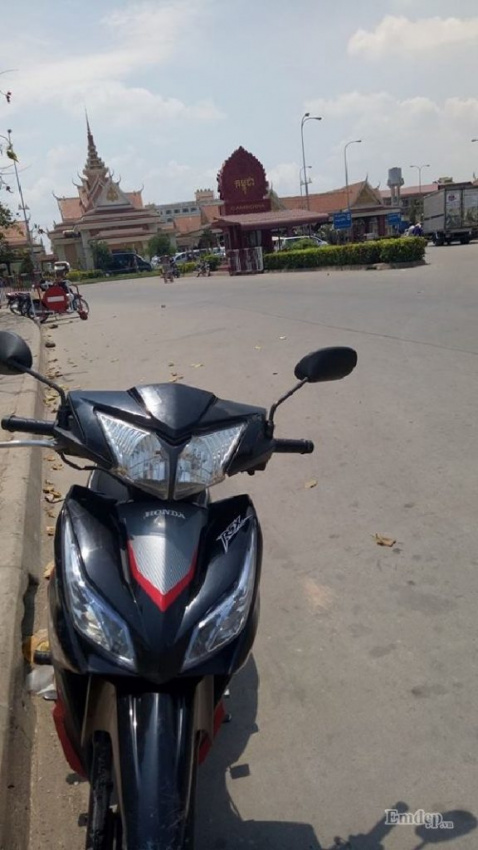 ‘Vượt biên’ chu du tới Campuchia chơi 30 tiếng bằng xe máy
