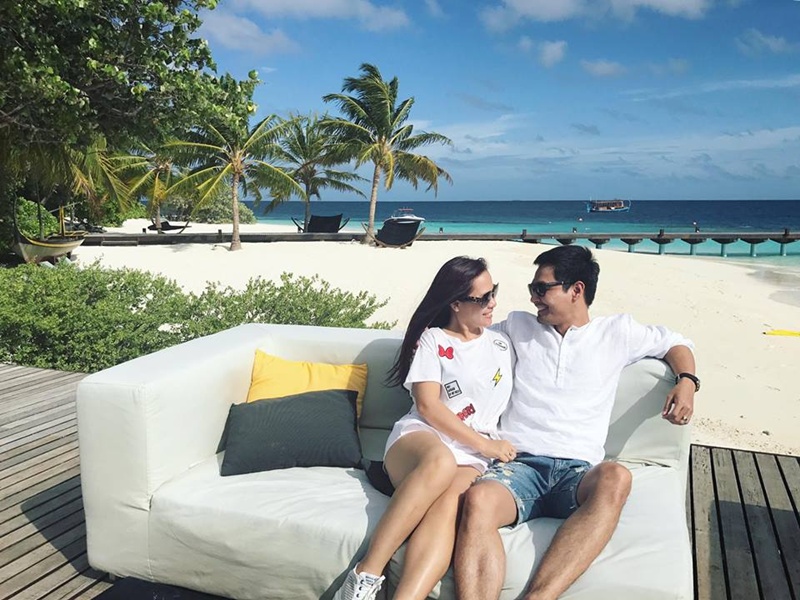MC Phan Anh ‘khoe’ ảnh lãng mạn cùng vợ ở thiên đường đảo Maldives