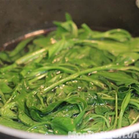 Cách làm món bạch tuộc xào rau muống