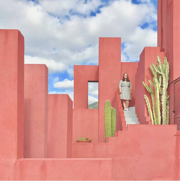 điểm đến, la muralla roja, tây ban nha, xuất hiện “pháo đài màu hồng” đốn tim hàng loạt bánh bèo sống ảo