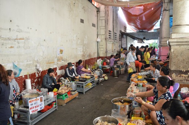 Điểm danh Top 10 quán ăn vặt không thể từ chối khi đến Quận 1, Tp. Hồ Chí Minh