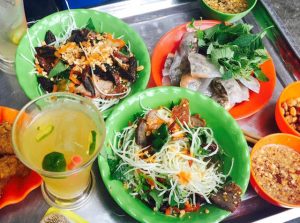 Foodtour: Ăn sập các món ăn ngon nhất tại phố đi bộ Hồ Gươm, Hà Nội