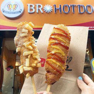 Mê Mẩn Với 7 Quán Bán Hotdog Ngon Vô Đối Tại Hà Nội