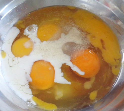 Làm trứng tráng hình trái tim thật đẹp!