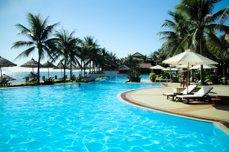 du lịch hè, đặt phòng, khách sạn, hè rồi! tranh thủ check-in “hồ bơi chân mây” dài nhất miền trung việt nam ngay thôi!