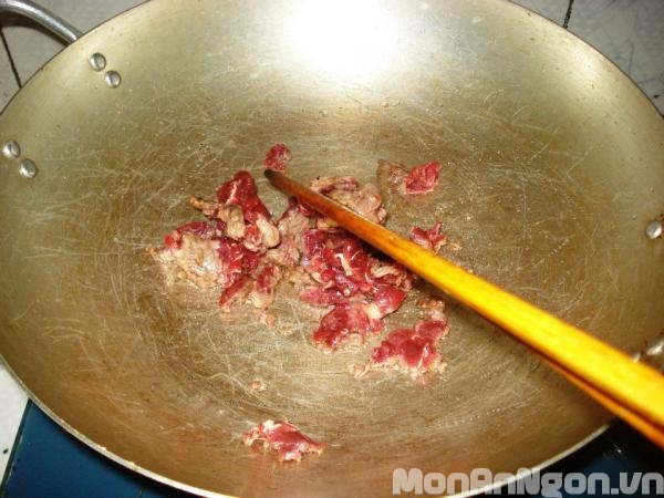 Cách làm món bò xào rau củ cực nhanh cho bữa trưa